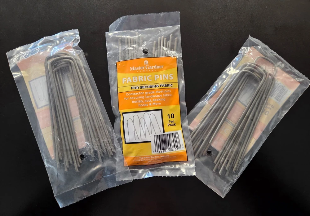 Fabric Pins: 10 pins per pkg