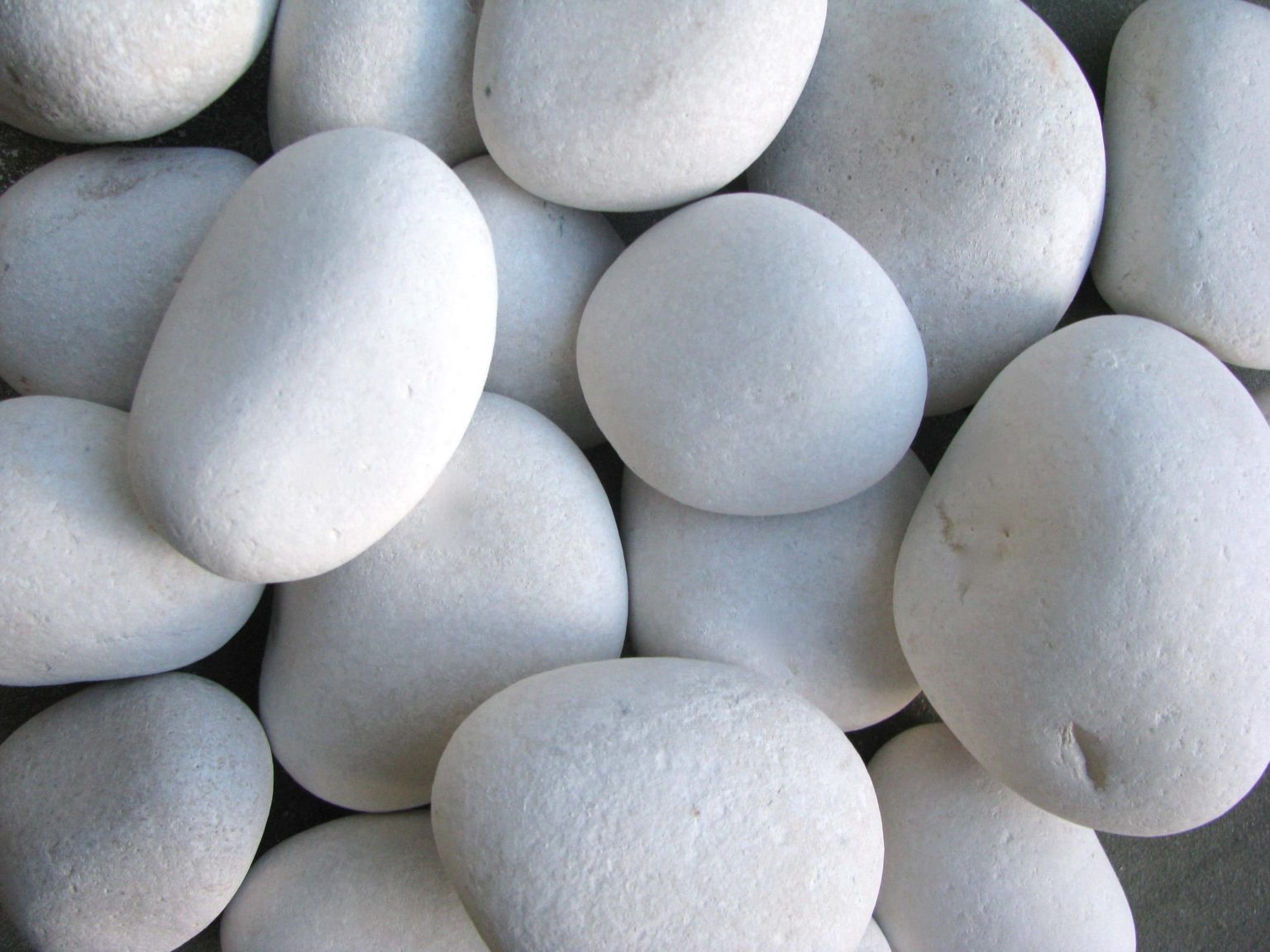 White Pebble Round Large OlimarStone White Pebble Round Large OlimarStone